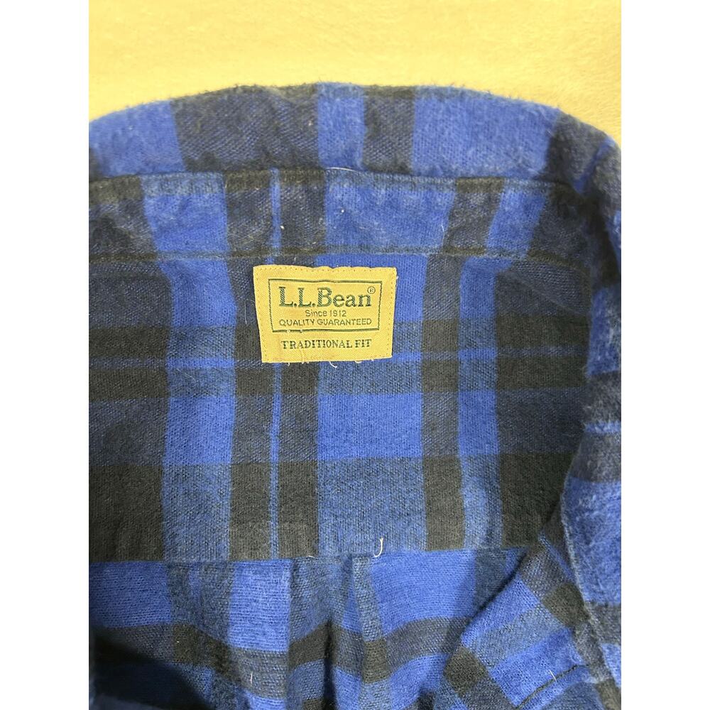 LL Bean Heavy Flannel M/L - Picture 2 of 4